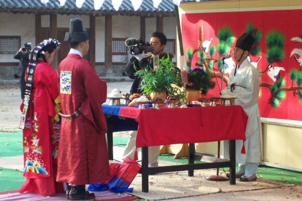 中韩的婚礼服比较 我为国人叹息[汉未央(汉服、